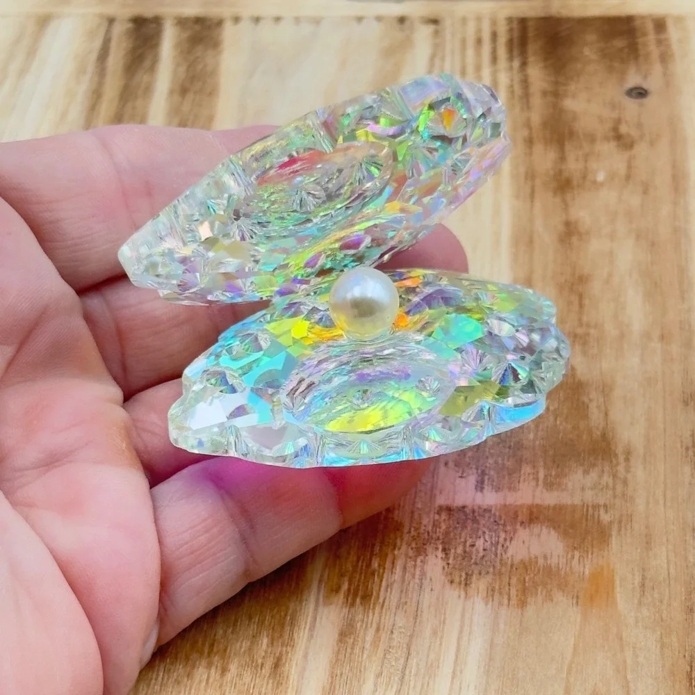 Crystal Clam Shell Figurine Iridescent Aurora Borealis Pearl Small Decor Trinket